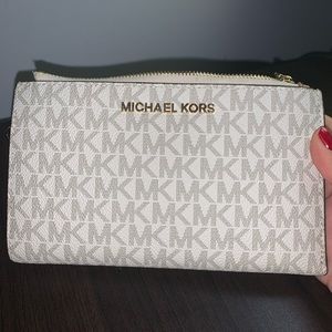 Michael Kors wristlet